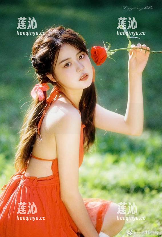 Pia (피아)DJAWA写真图包：细腻呈现紧贴乳胶衣之美，挑战你的审美极限